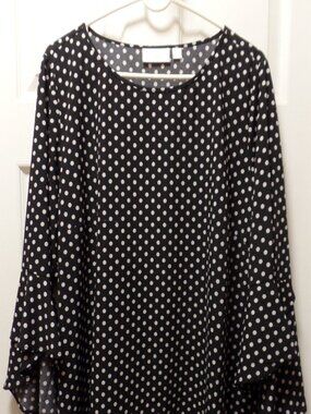 *NWoT* Belle by Kim Gravel XL 18 20 Polka Dot Printed Stretch Flutter Sleeve Top